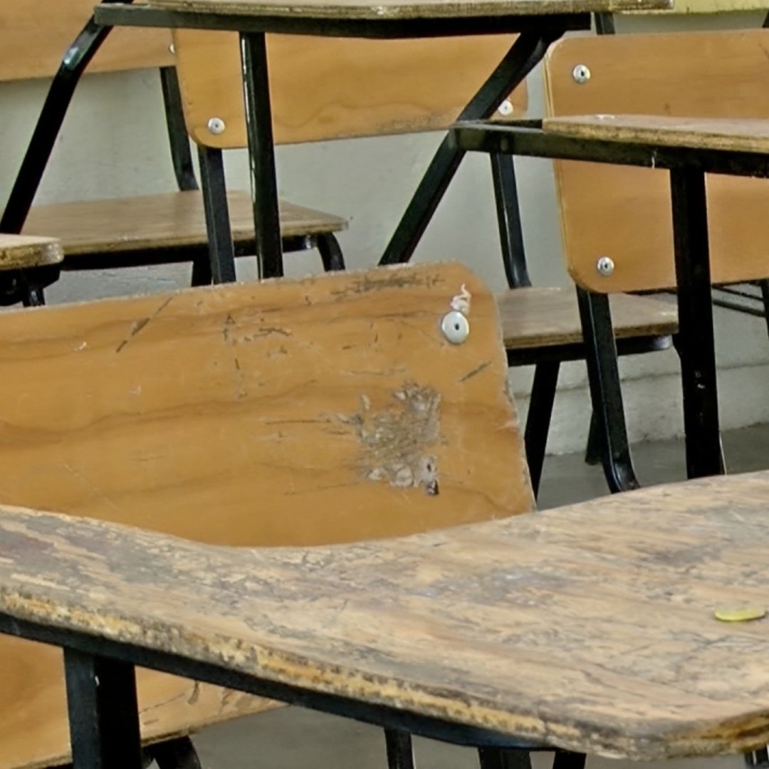 Después de hacerse un tatuaje, le niegan el acceso a clases a alumna de 14 años en Matamoros.